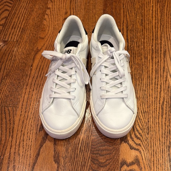 New Balance White and Black Sneakers - Picture 2 of 7